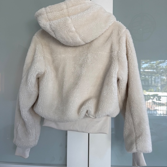 Alo Ivory Foxy Sherpa Jacket XS - Picture 3 of 4